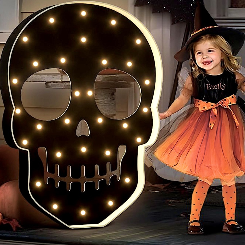 🎃*NWT* 2.5FT Light Up Skull Halloween Decor